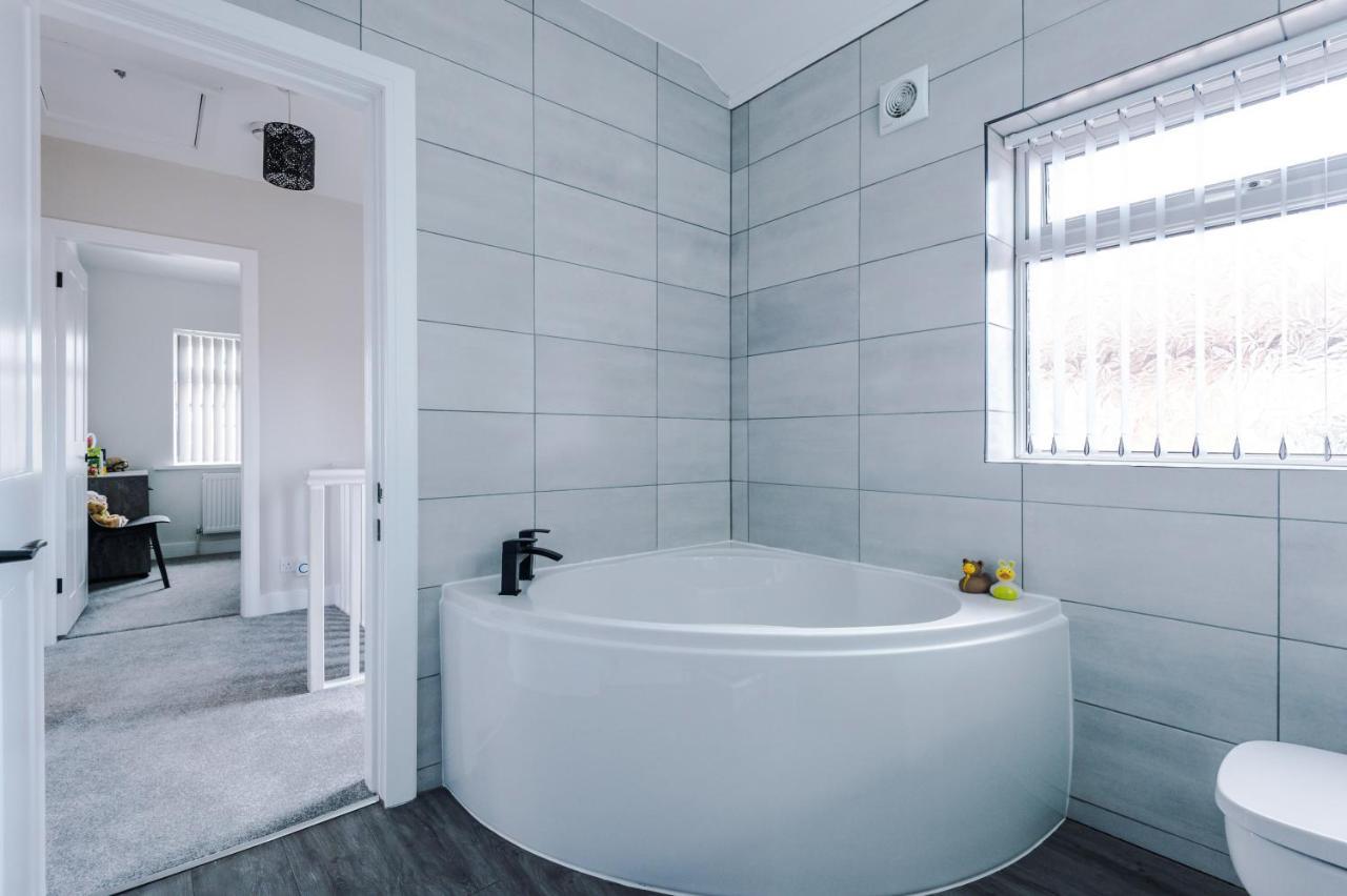 Sandileigh House By Yourstays - Luxurious 3 Bedroom House In Altrincham Exterior photo