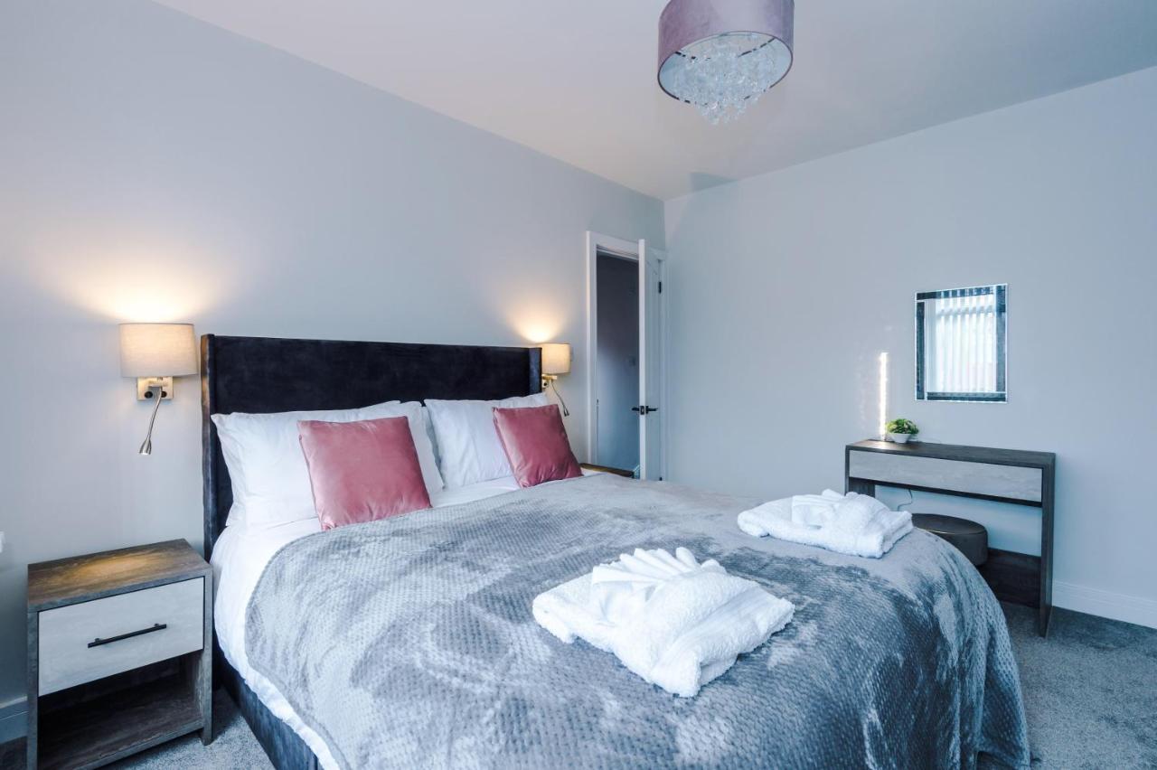 Sandileigh House By Yourstays - Luxurious 3 Bedroom House In Altrincham Exterior photo