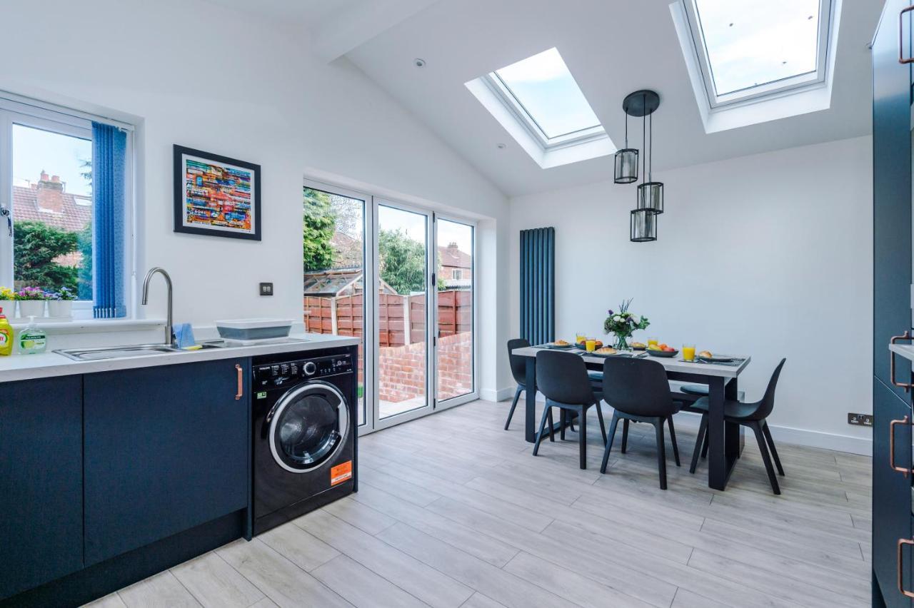 Sandileigh House By Yourstays - Luxurious 3 Bedroom House In Altrincham Exterior photo