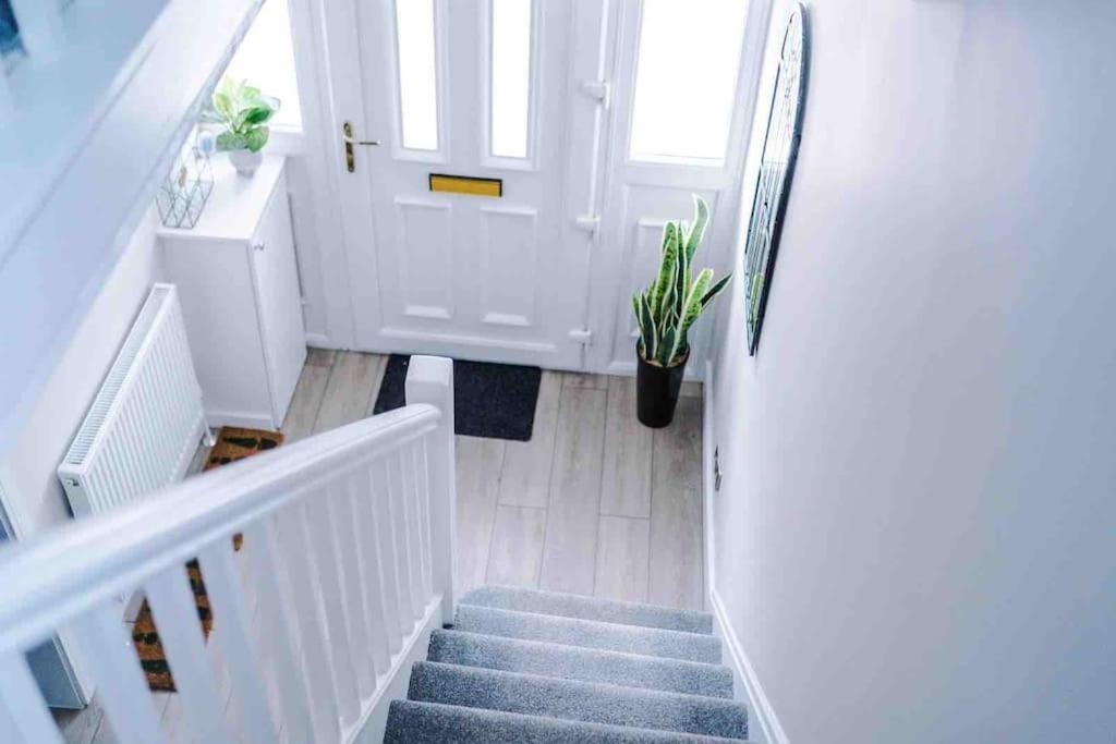 Sandileigh House By Yourstays - Luxurious 3 Bedroom House In Altrincham Exterior photo