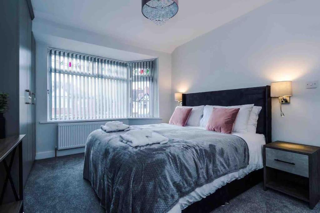 Sandileigh House By Yourstays - Luxurious 3 Bedroom House In Altrincham Exterior photo