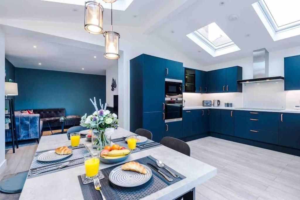 Sandileigh House By Yourstays - Luxurious 3 Bedroom House In Altrincham Exterior photo