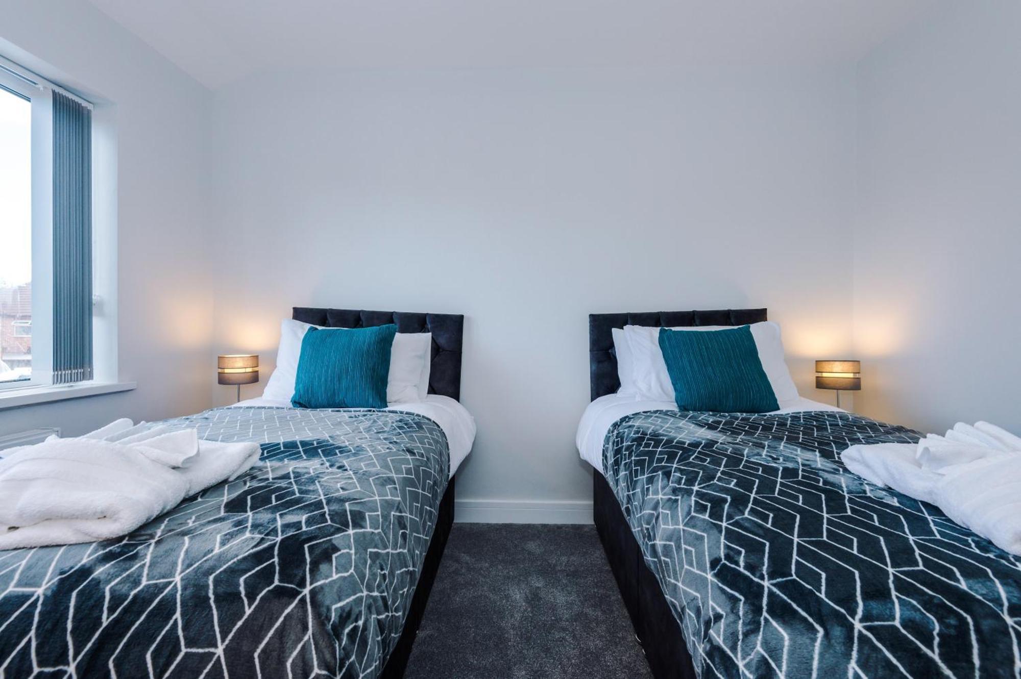 Sandileigh House By Yourstays - Luxurious 3 Bedroom House In Altrincham Exterior photo